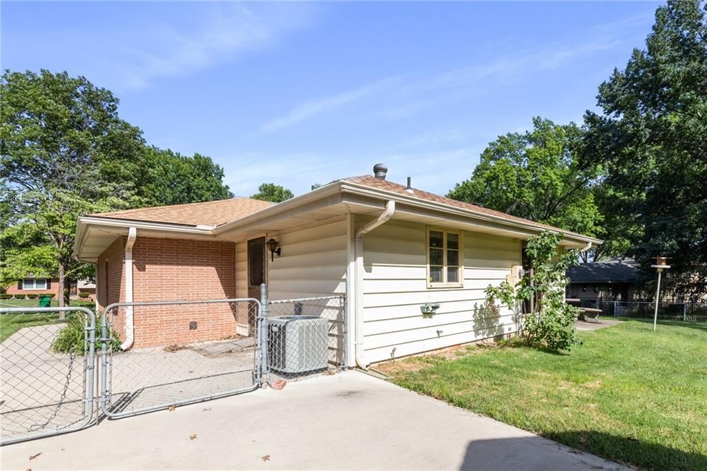 802 N Redwood Drive — photo 33