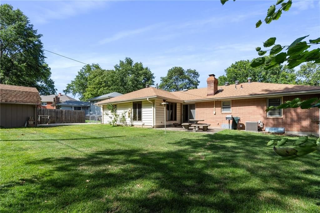 802 N Redwood Drive — photo 35