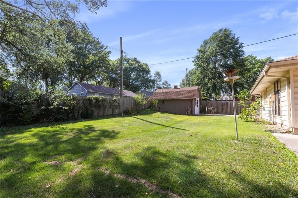 802 N Redwood Drive — photo 36