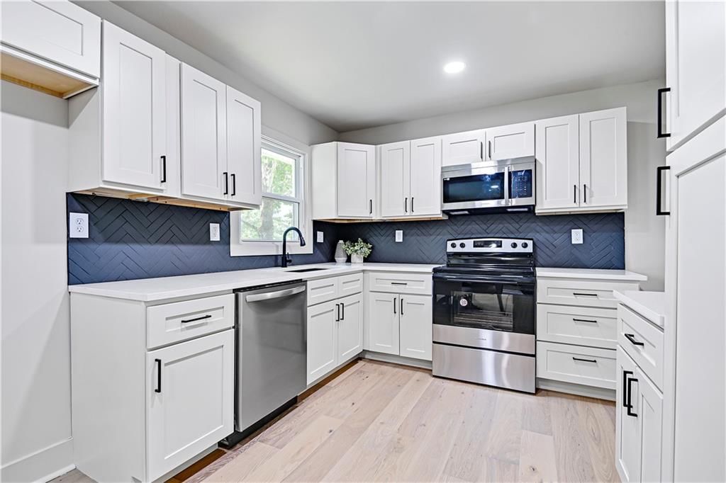 805 SW Iron Creek Drive — photo 10