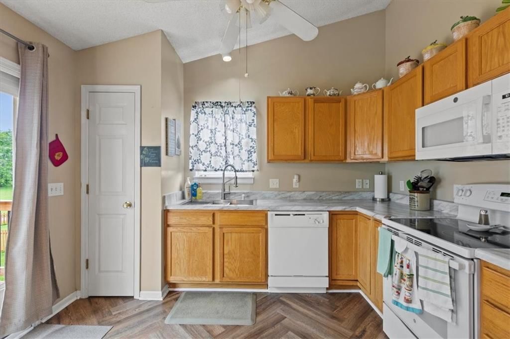 12560 Oak Point Drive — photo 16