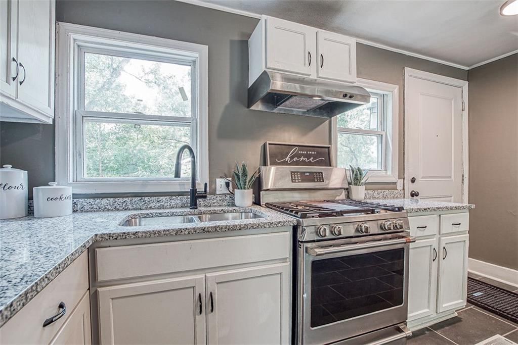 721 N Walnut Street — photo 8