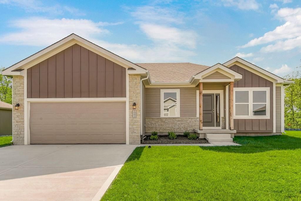 1308 SW Burns Circle — photo 4