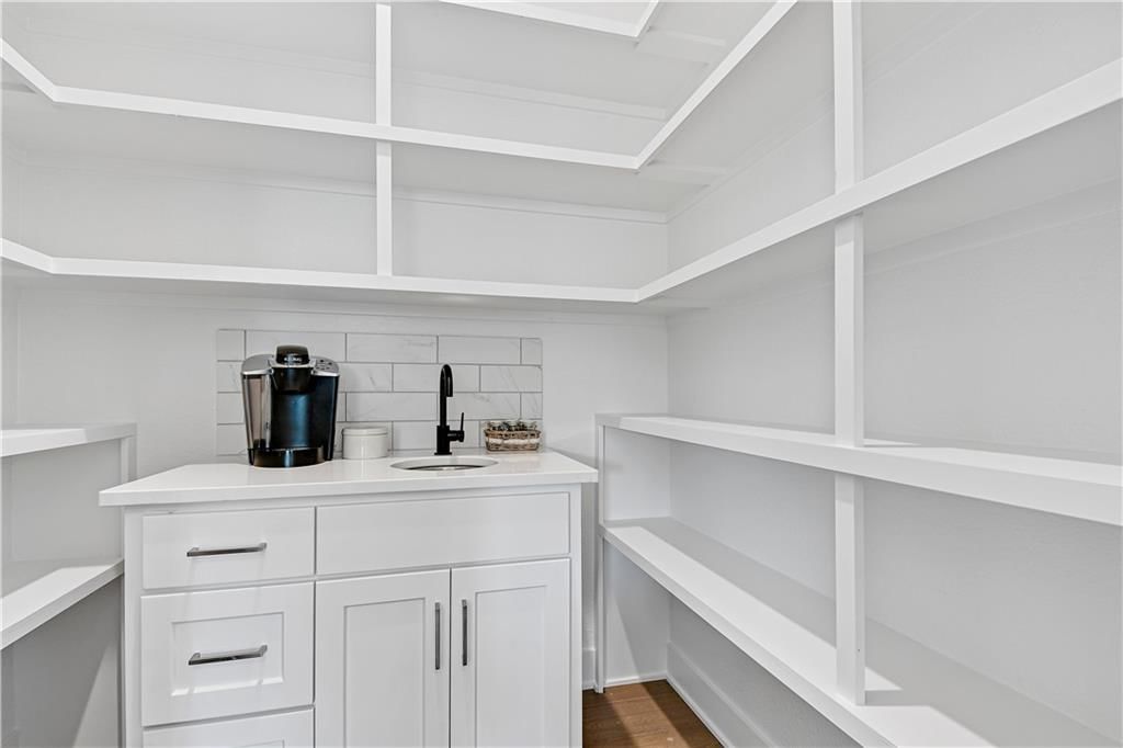 9449 Aurora Street — photo 13