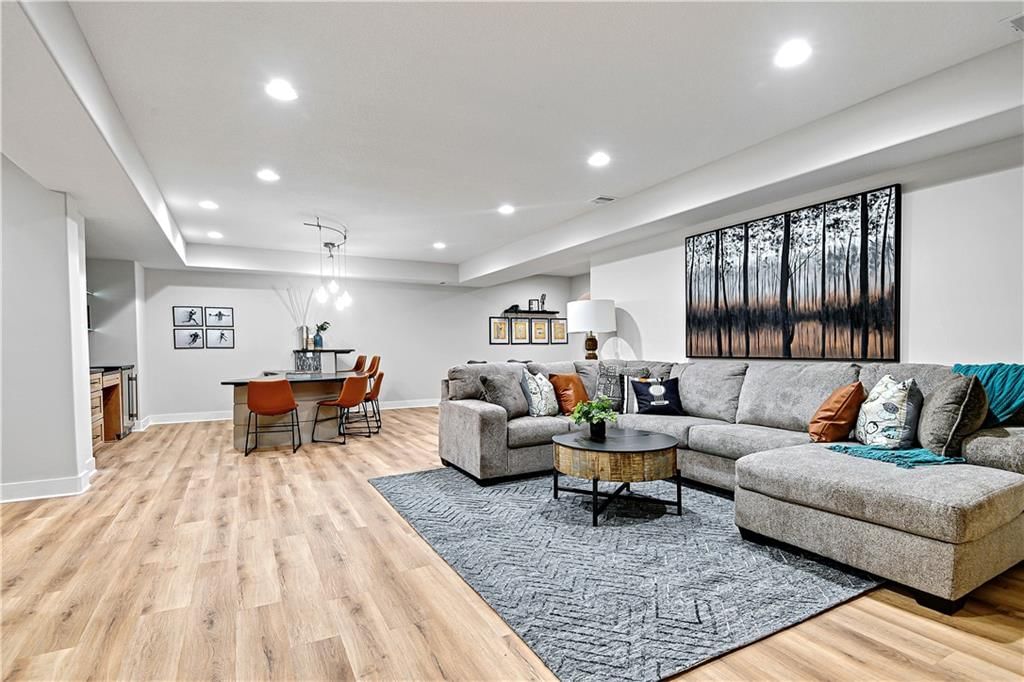 9457 Aurora Street — photo 31