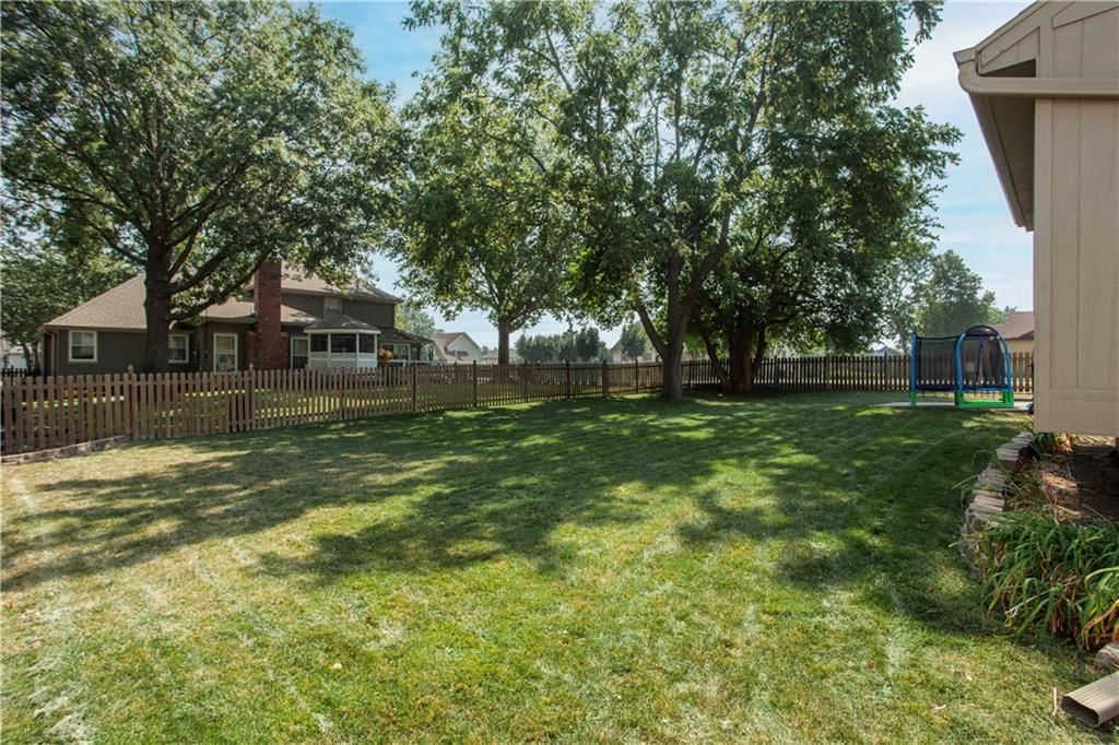 1033 SE Country Lane — photo 36