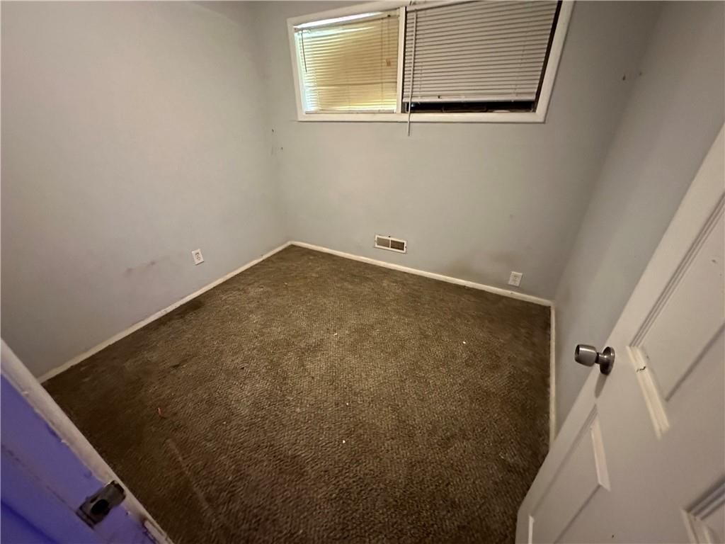 11000 Ewing Avenue — photo 6