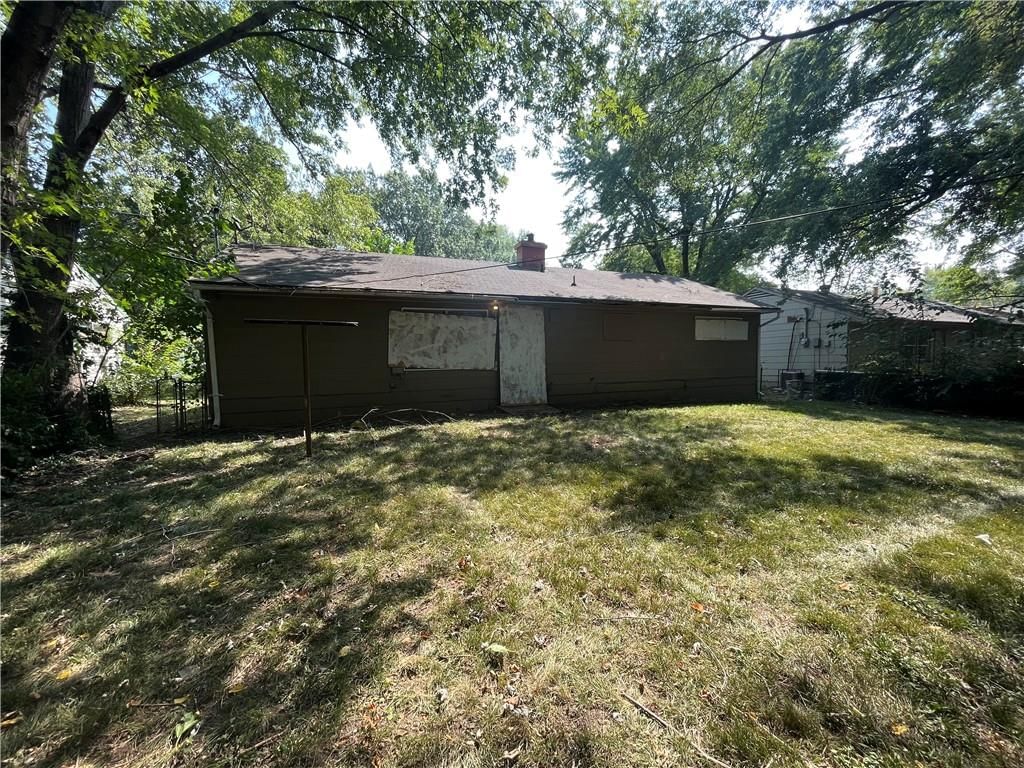 11000 Ewing Avenue — photo 8