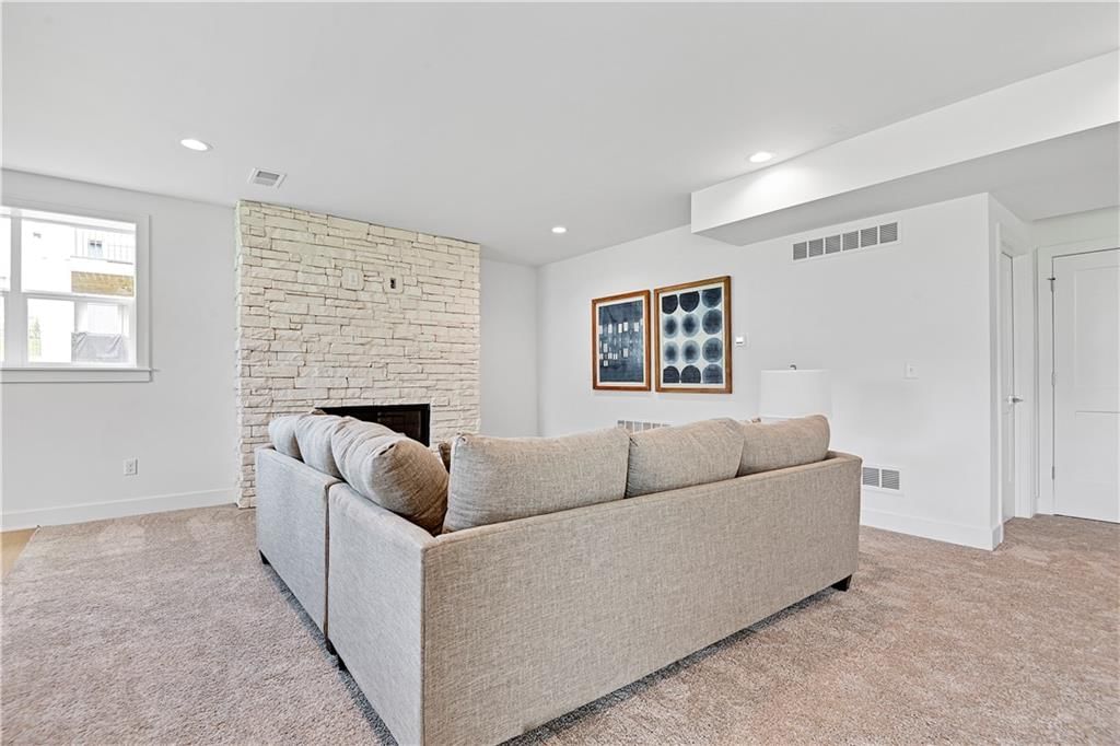 17324 Bradshaw Street — photo 33