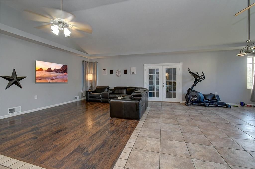 814 SW Shorthorn Drive — photo 16