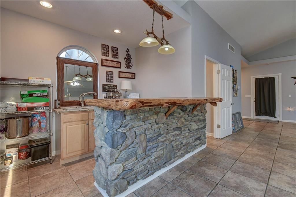814 SW Shorthorn Drive — photo 17