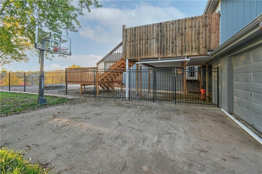 814 SW Shorthorn Drive — photo 31