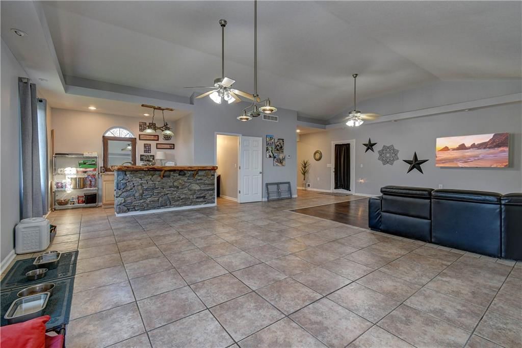 814 SW Shorthorn Drive — photo 7