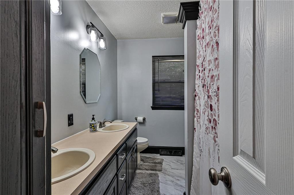 1400 NW A Street — photo 10