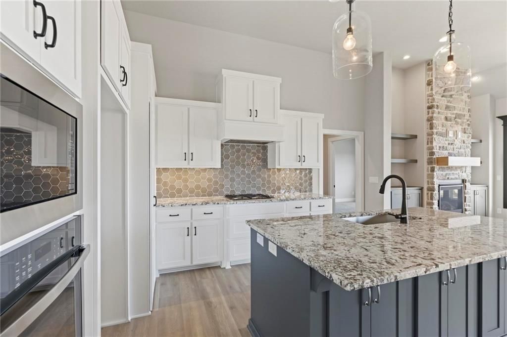 17352 S Hall Street — photo 13