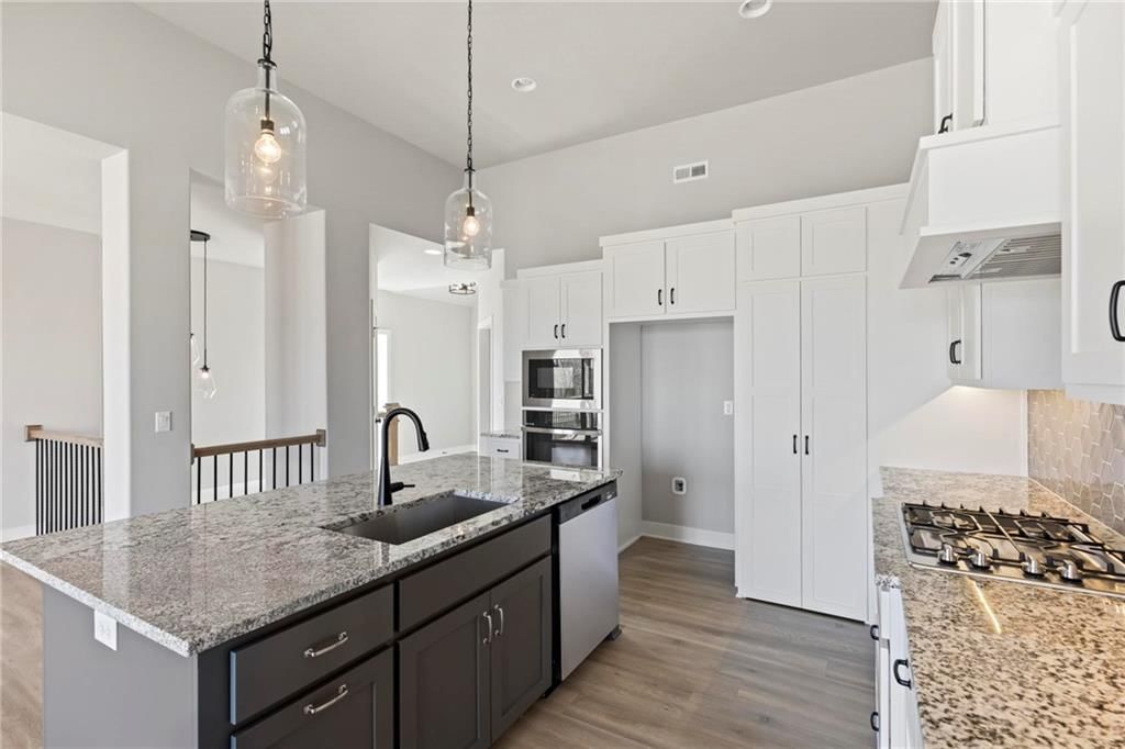 17352 S Hall Street — photo 14