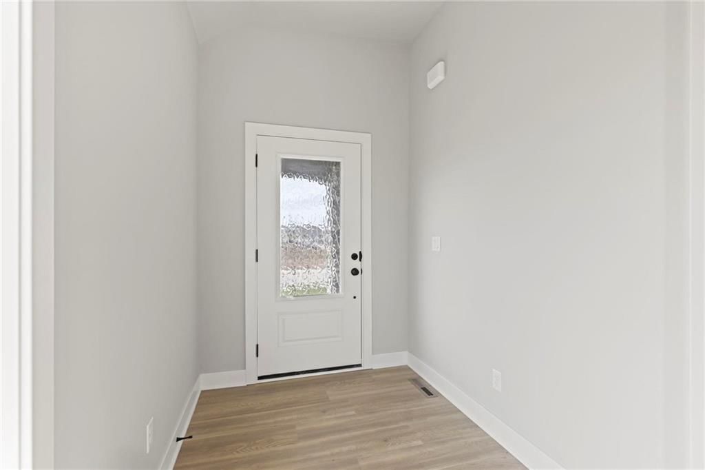 17352 S Hall Street — photo 8