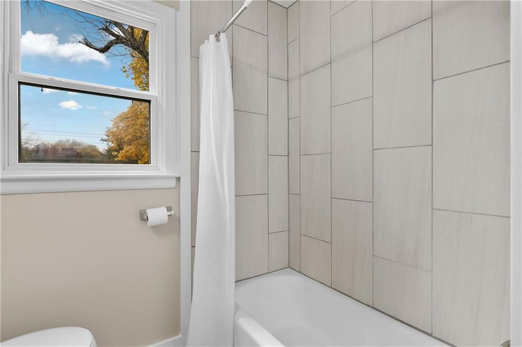 9806 Cambridge Avenue — photo 16