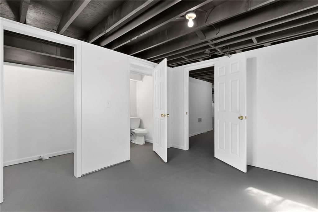 9806 Cambridge Avenue — photo 20