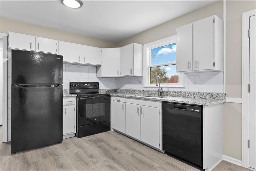 9806 Cambridge Avenue — photo 5