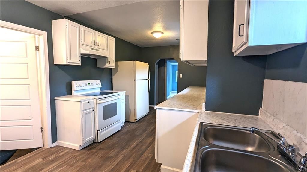 4215 E 43rd Street — photo 16