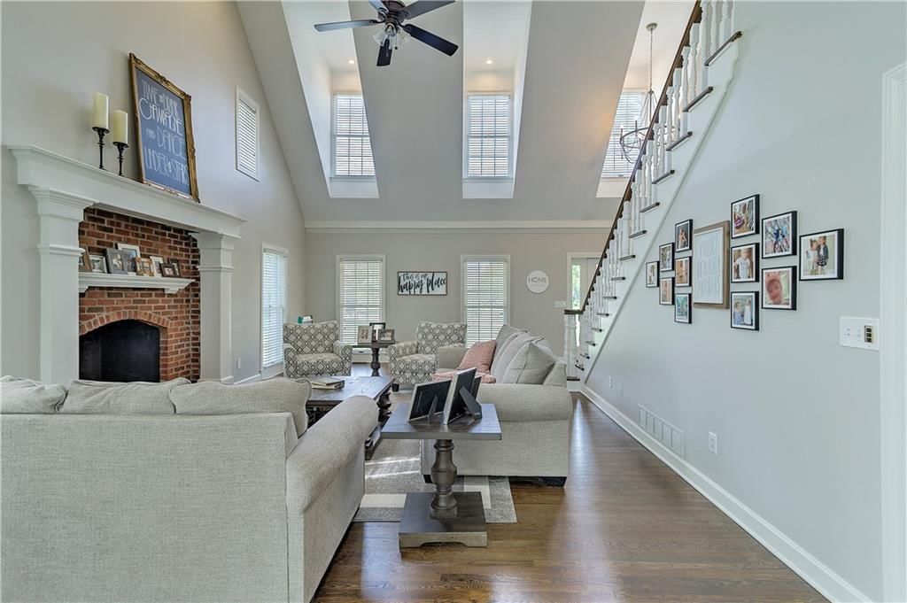 9909 N Revere Avenue — photo 5