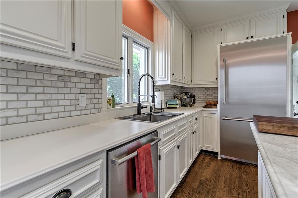 9909 N Revere Avenue — photo 8