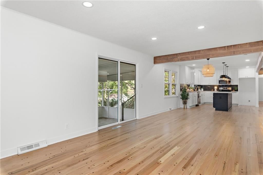 908 NW Kabel Street — photo 16