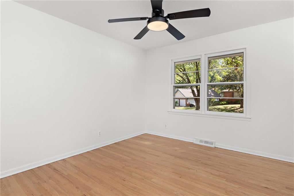 908 NW Kabel Street — photo 21