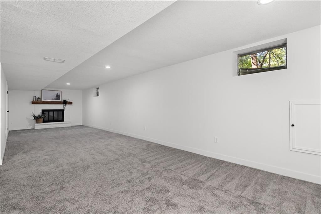908 NW Kabel Street — photo 34