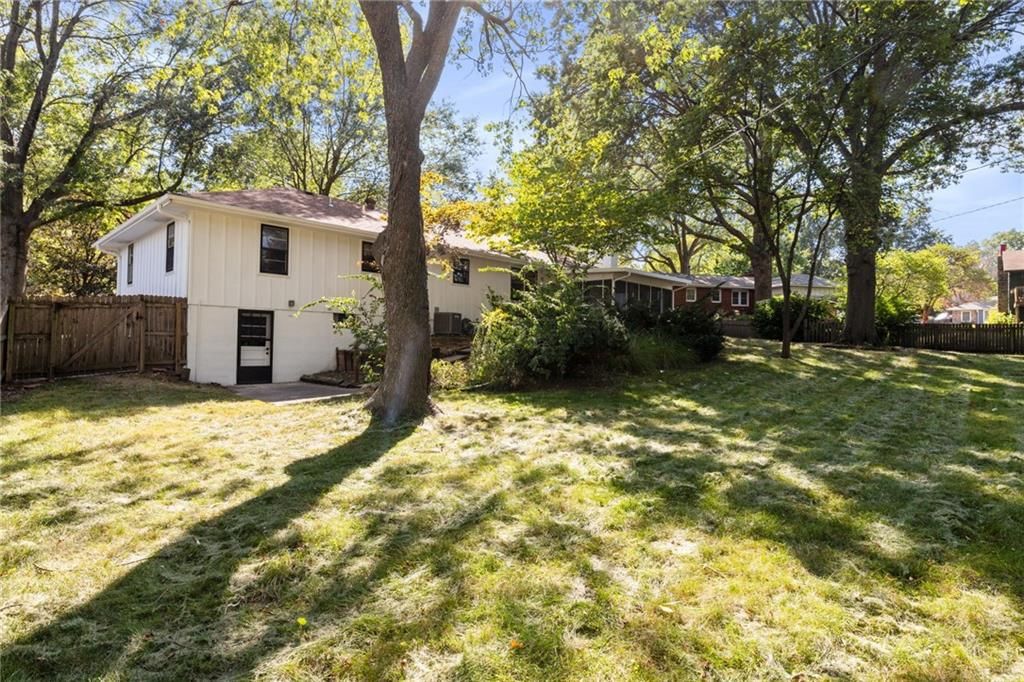 908 NW Kabel Street — photo 44