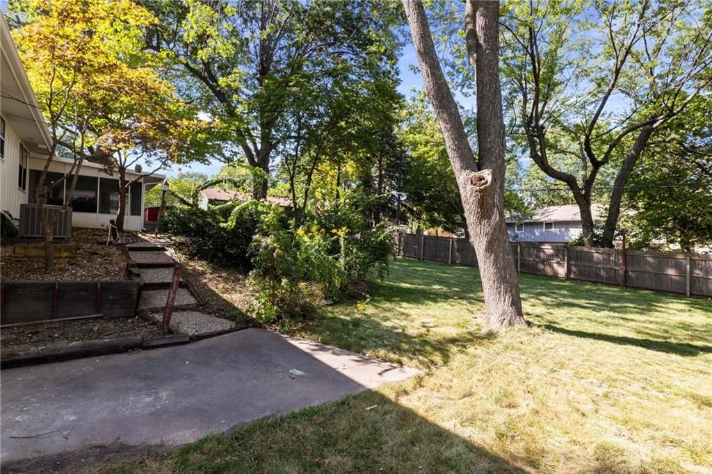 908 NW Kabel Street — photo 45