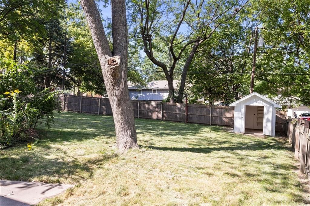 908 NW Kabel Street — photo 46