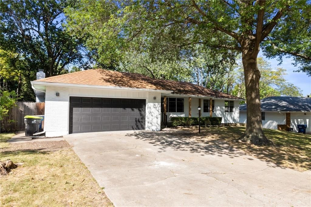 908 NW Kabel Street — photo 48