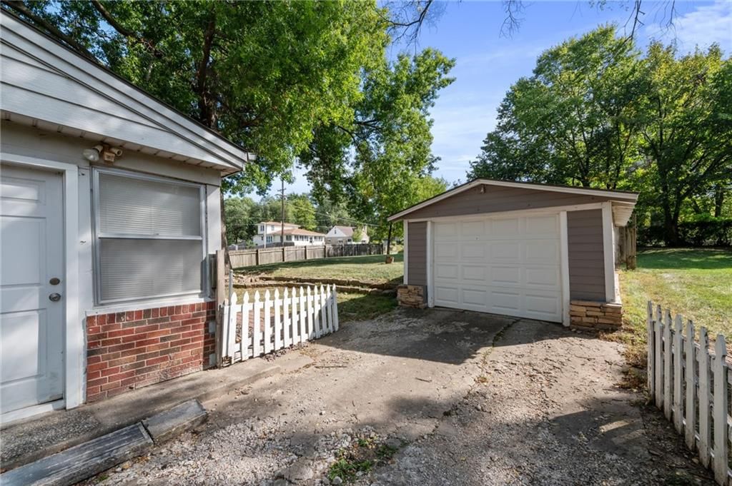 1001 S 55th Street — photo 29