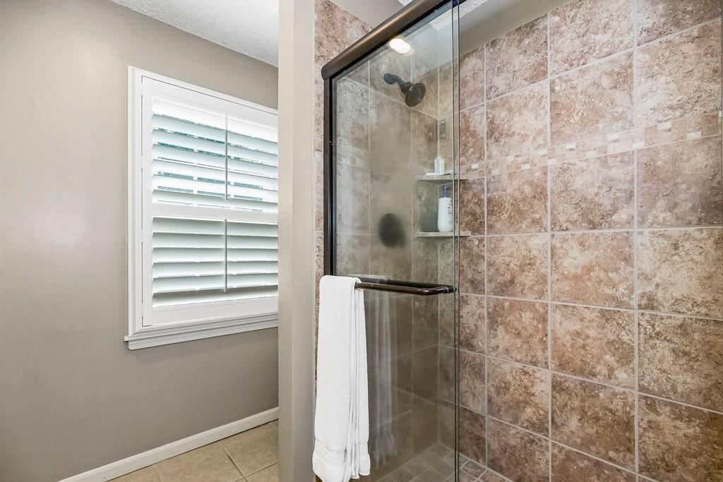1106 W 120th Terrace — photo 33