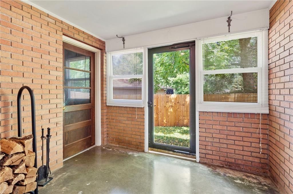 2736 E Madison Street — photo 16