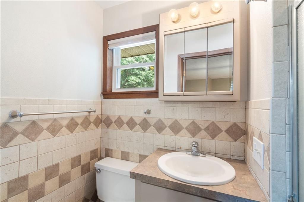 2736 E Madison Street — photo 23