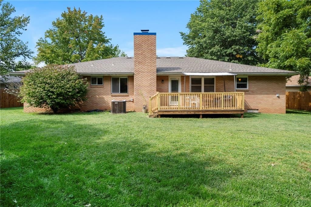 2736 E Madison Street — photo 26