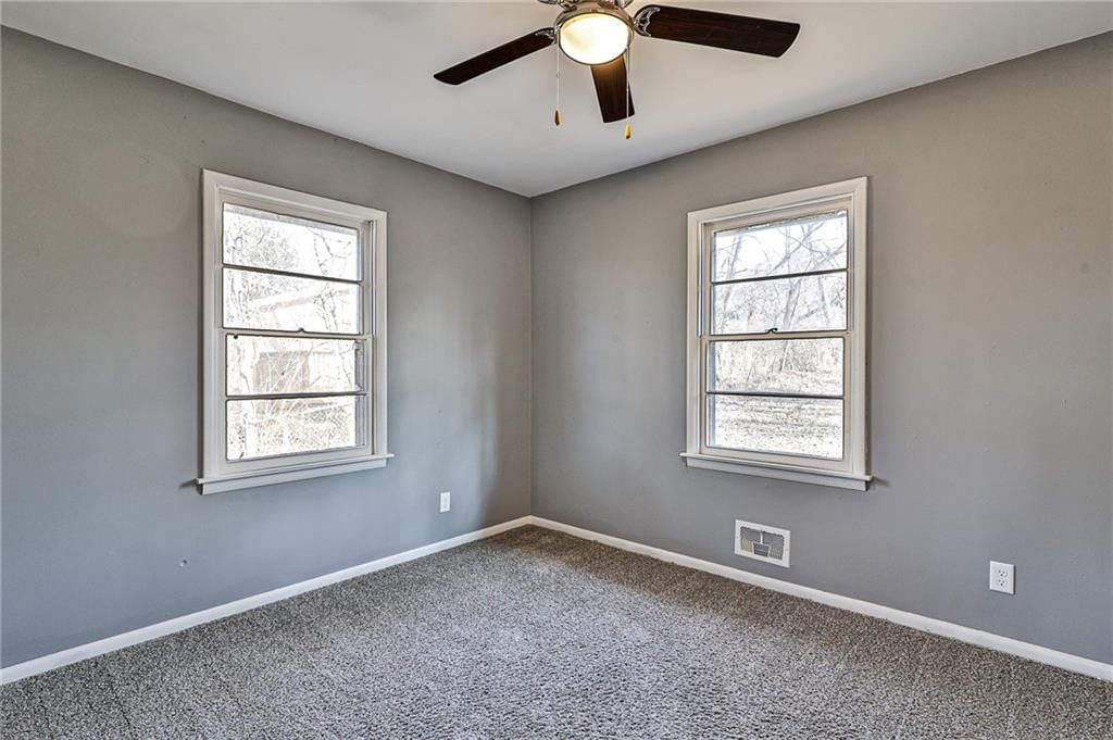 6801 Winchester Avenue — photo 16