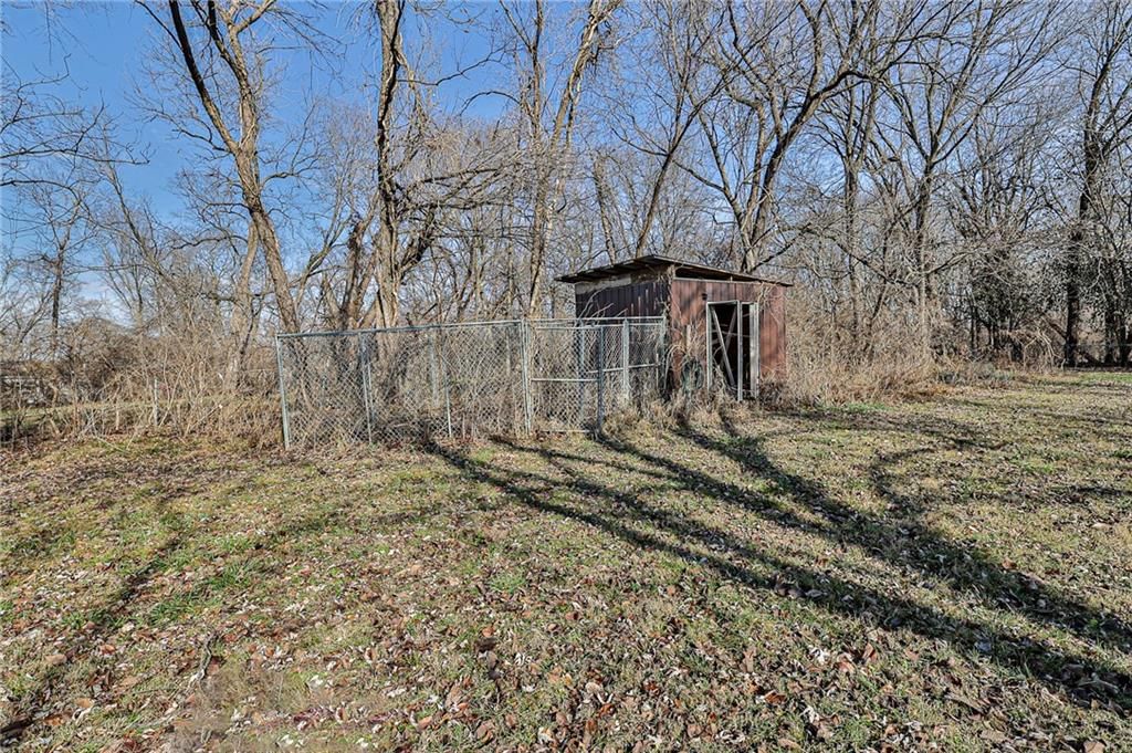 6801 Winchester Avenue — photo 28