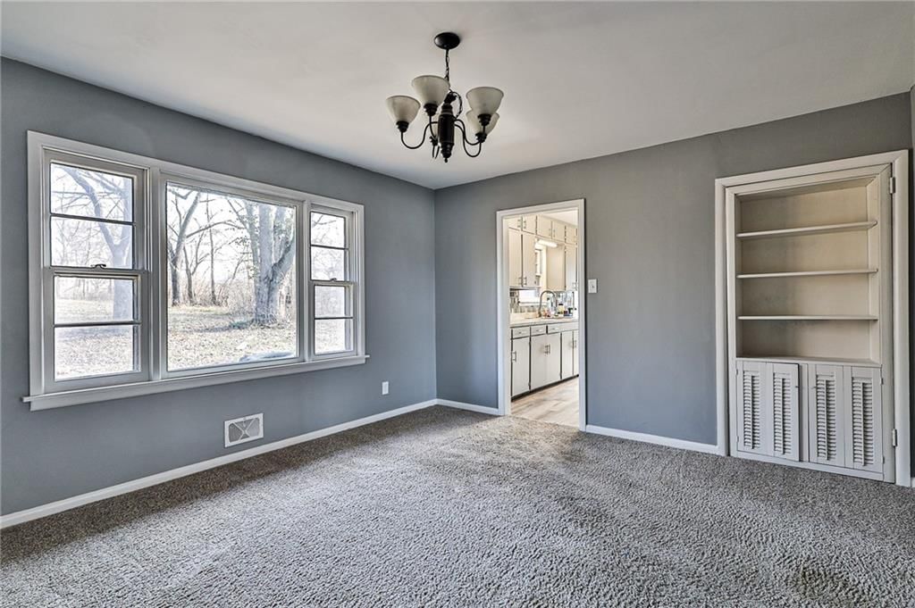 6801 Winchester Avenue — photo 6