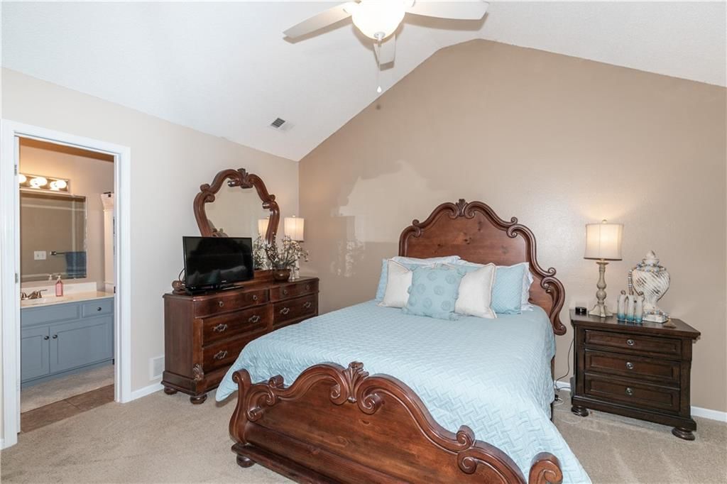 6032 NE MOONSTONE Drive — photo 21