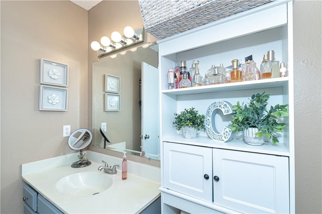6032 NE MOONSTONE Drive — photo 23