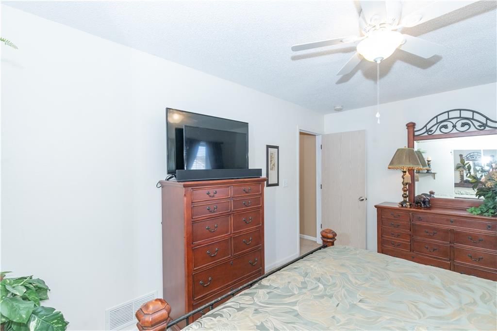 6032 NE MOONSTONE Drive — photo 30