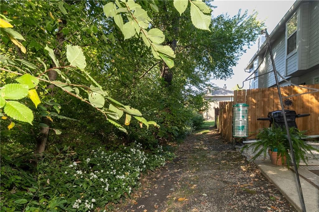 6032 NE MOONSTONE Drive — photo 34