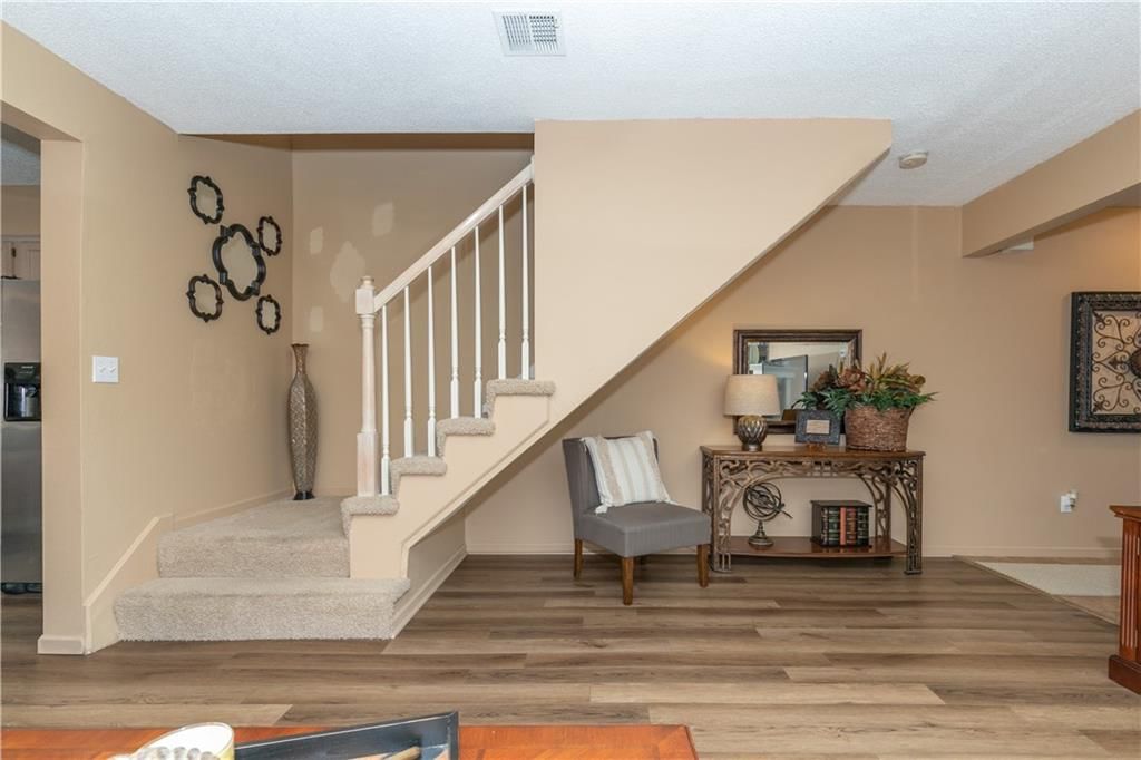 6032 NE MOONSTONE Drive — photo 5