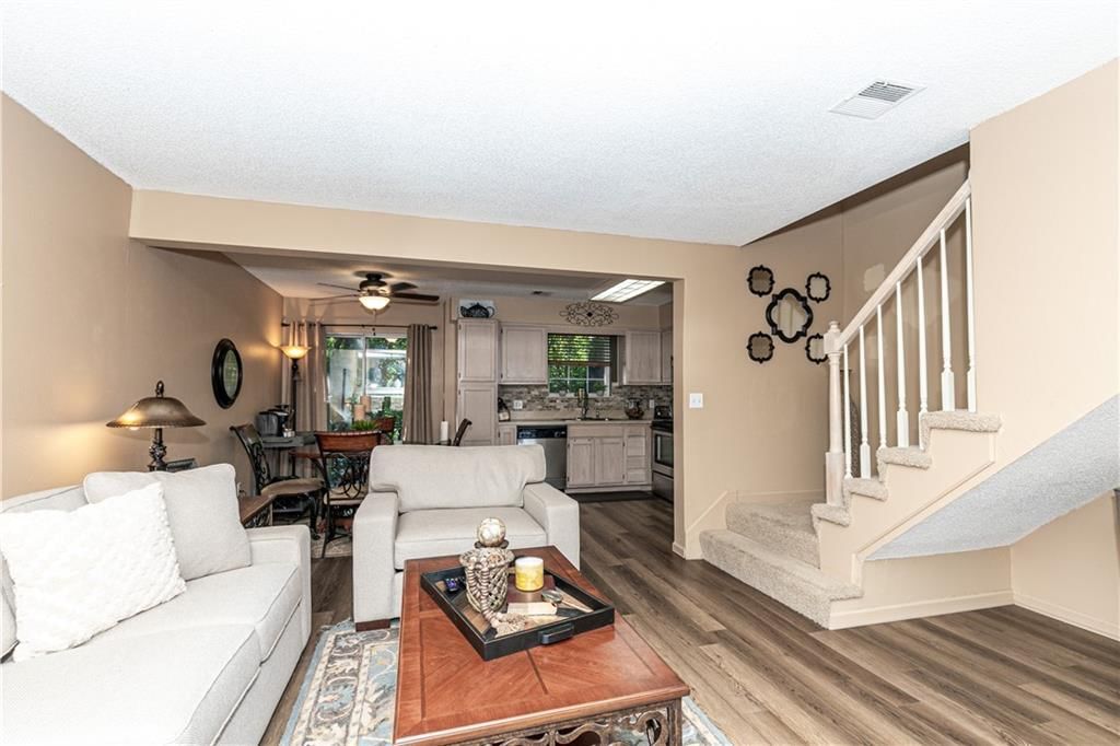 6032 NE MOONSTONE Drive — photo 9