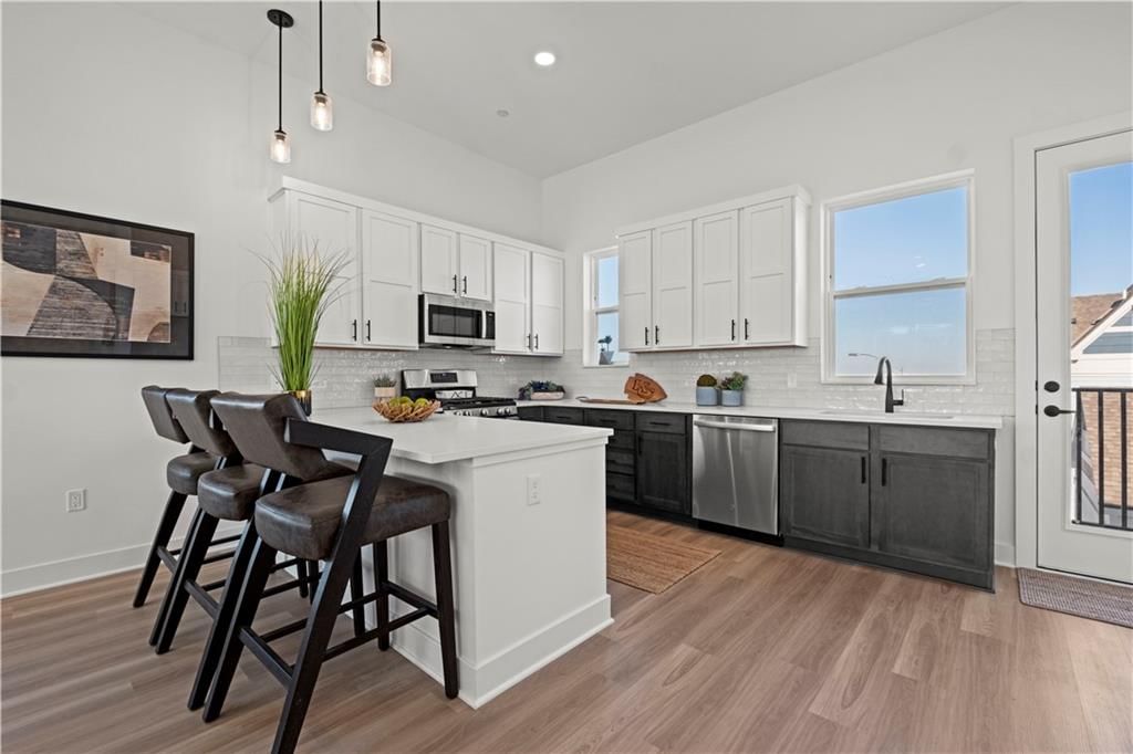 445 SW Longview Boulevard — photo 11