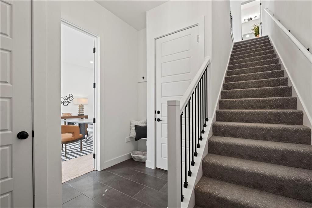 445 SW Longview Boulevard — photo 3